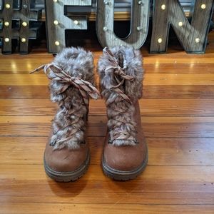Universal threads faux fur booties